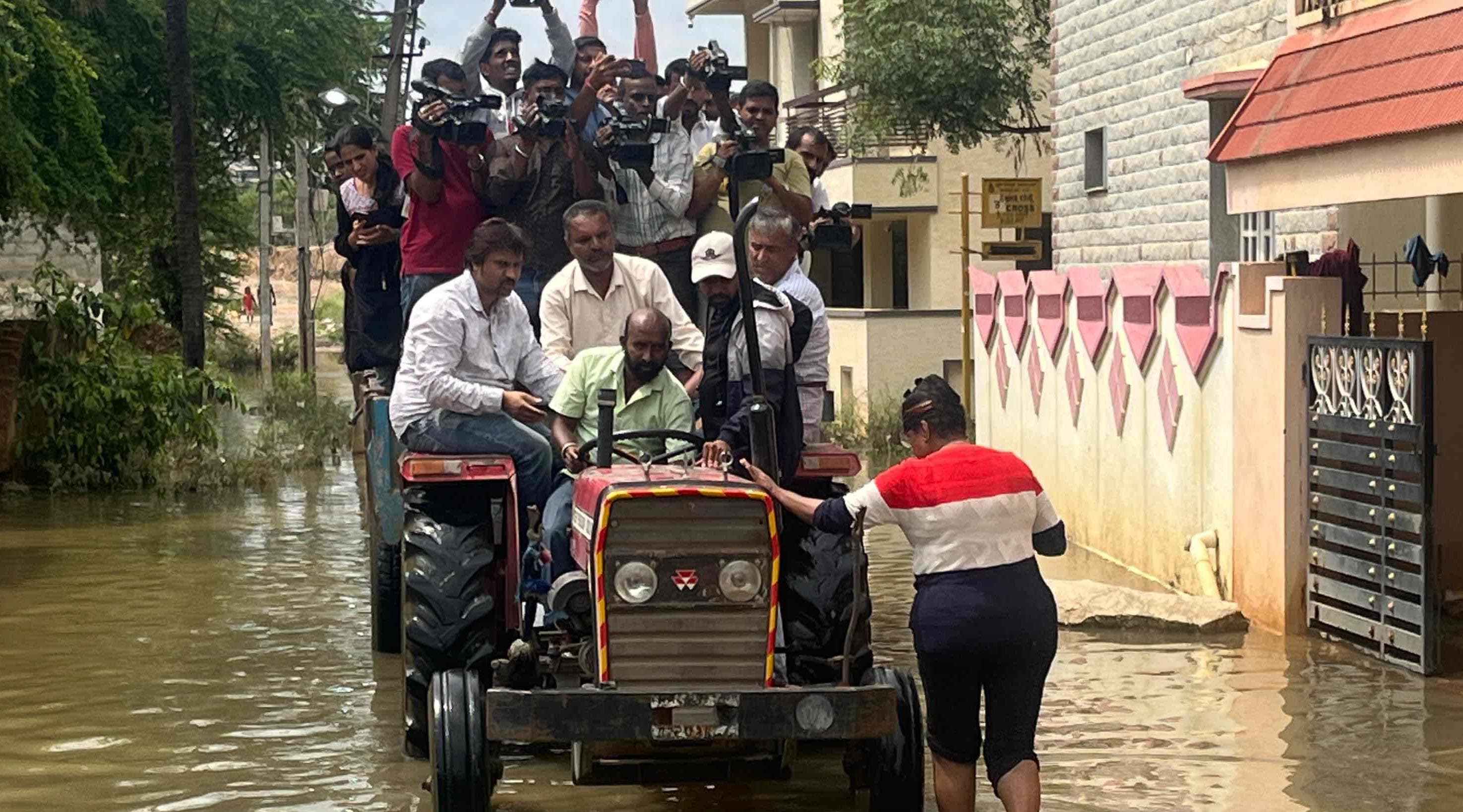 https://salarnews.in/public/uploads/images/newsimages/maannewsimage18052025_214523_WhatsApp Image 2025-05-18 at 15.54.55(1).jpeg